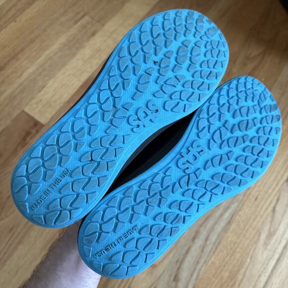 SAS SPORTY WOMEN’s SZ 9 M BLACK tennis Shoe Woth Blue Soles - 107 - Picture 12 of 16